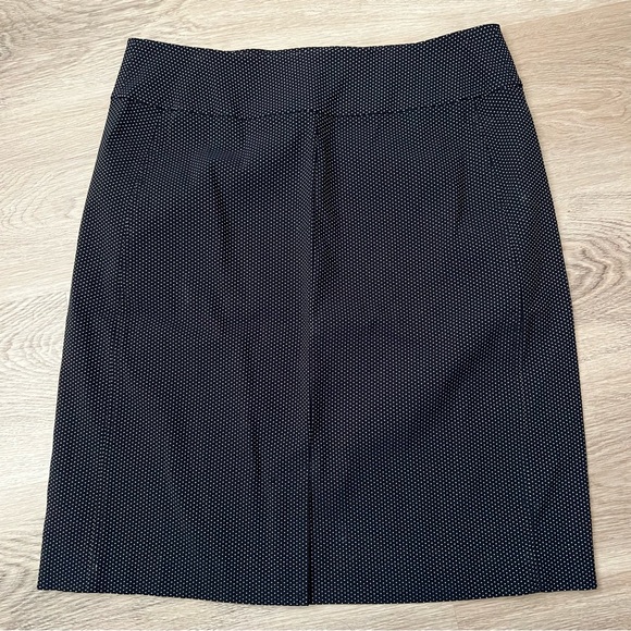 Nic+Zoe Black and White Small Polka Dot Pencil Skirt - Size 8 - Picture 2 of 3